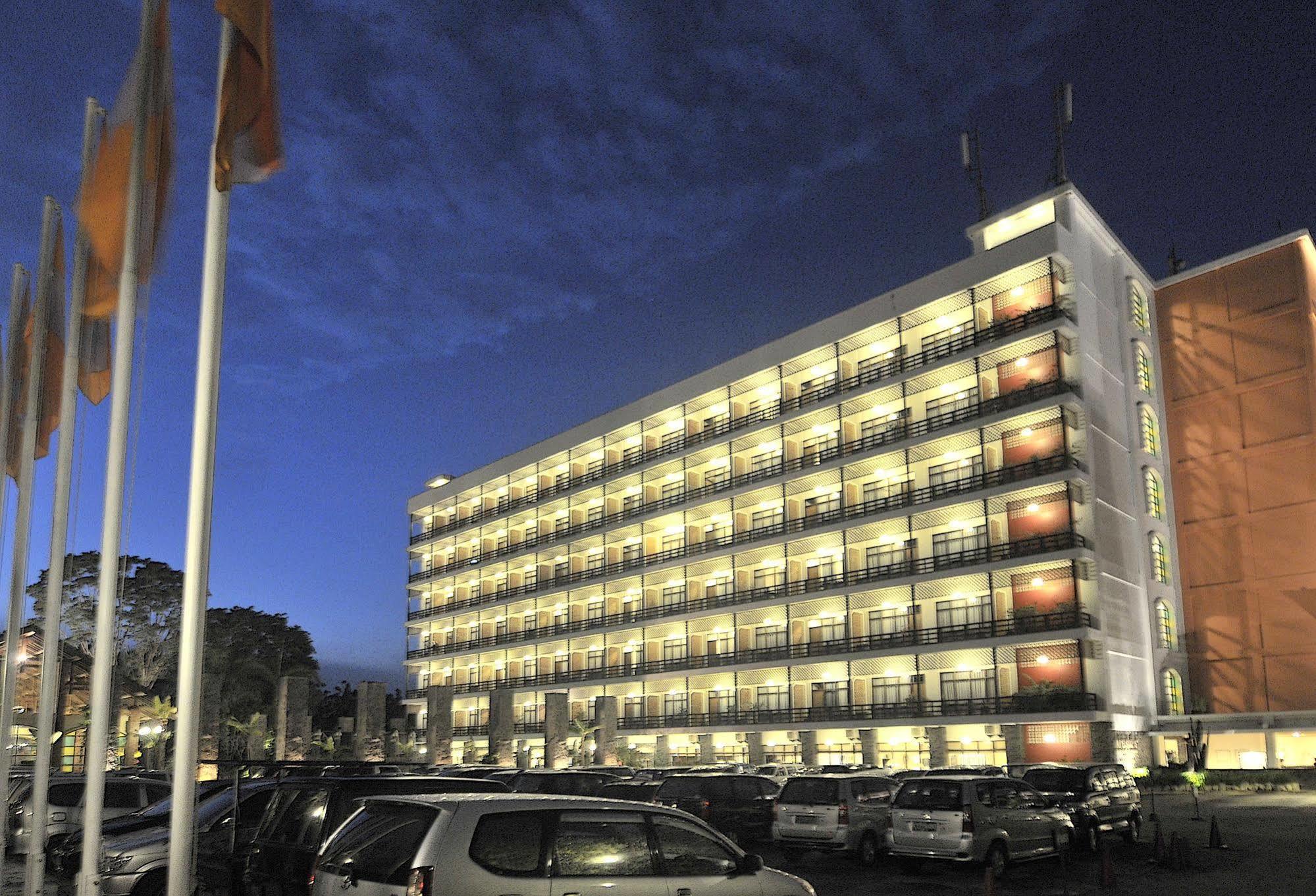 Mesra Business & Resort Hotel Samarinda Exterior foto