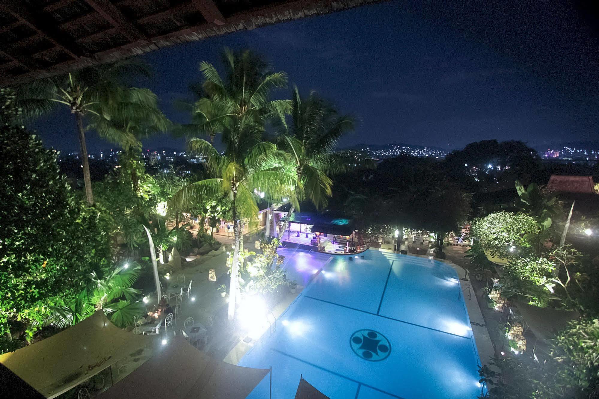 Mesra Business & Resort Hotel Samarinda Exterior foto